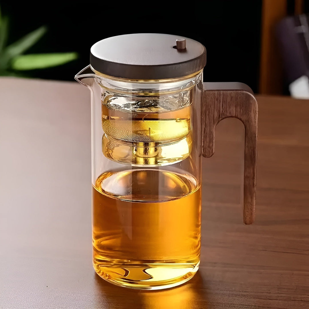Glass teapot with wooden handle – One-click filter | Perfect for loose tea & Puer | Stornfield