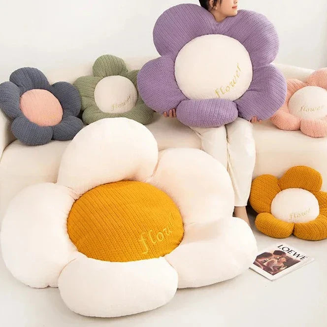 Stornfield | Daisy Cushion