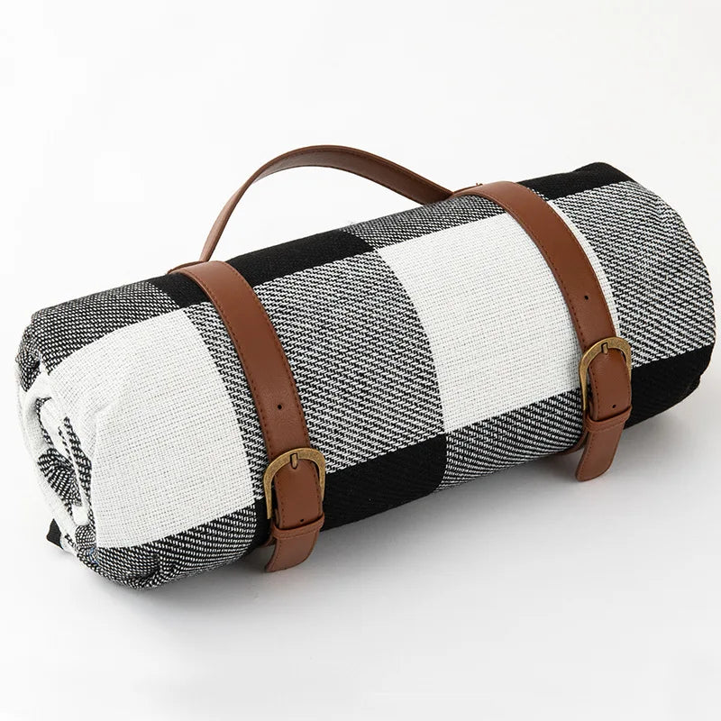 NovaPlaid | Waterproof foldaStornfielde picnic Stornfieldanket with carry strap | Stornfield