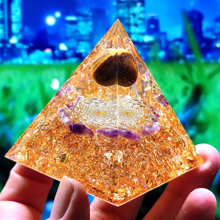 Orgonite Pyramid with Amethyst Pendulum – Energy, Protection and Decoration | Stornfield