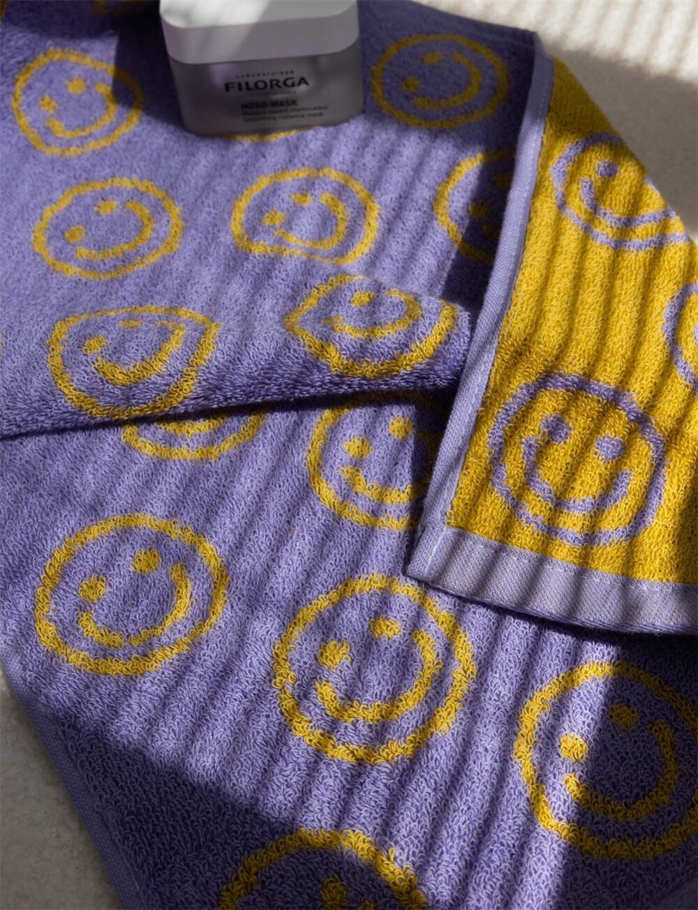 Reversible Smiley Towel | Stornfield