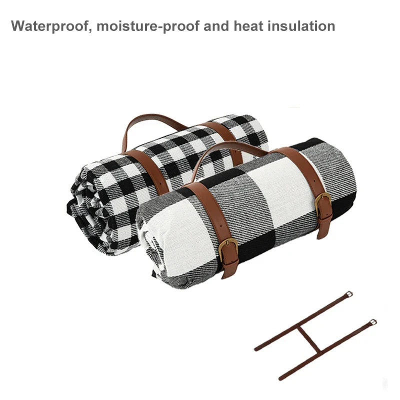 NovaPlaid | Waterproof foldaStornfielde picnic Stornfieldanket with carry strap | Stornfield