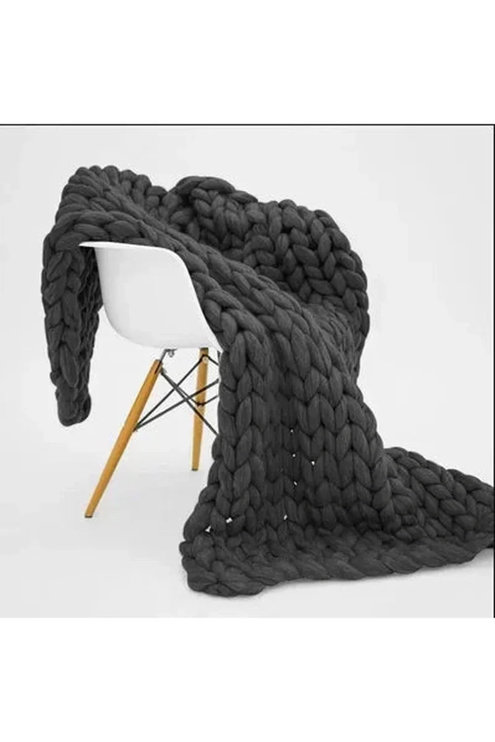 Stornfield | Thick Knitted and Cozy Blanket