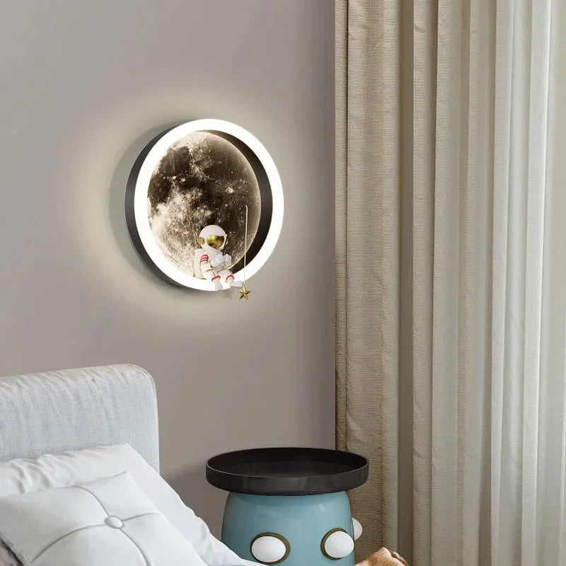 Stornfield | Astronaut on the Moon Wall Lamp