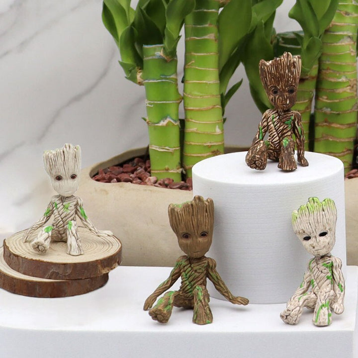 Stornfield | Large Cartoon Miniature Figurine: Playful Desk Decoration
