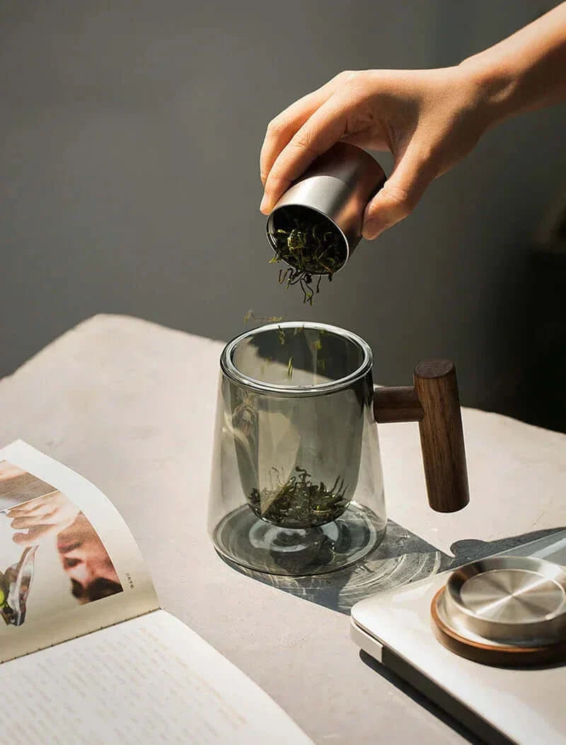 Stornfield | Ultra-modern glass teacup with infuser and lid