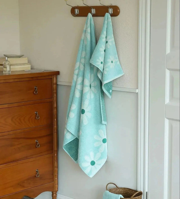 Daisy Towel | Stornfield