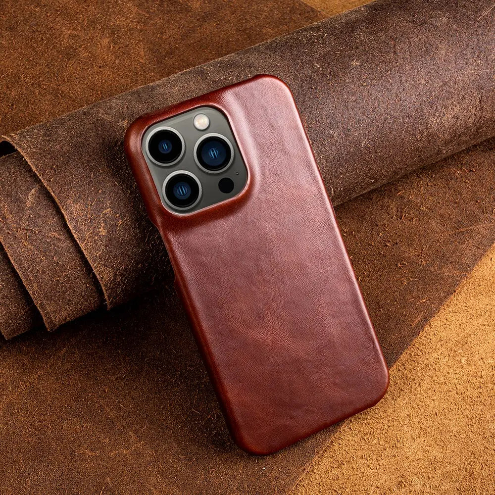 Stornfield | RoyalLeather: Luxurious, handmade case made of genuine cowhide leather for the iPhone