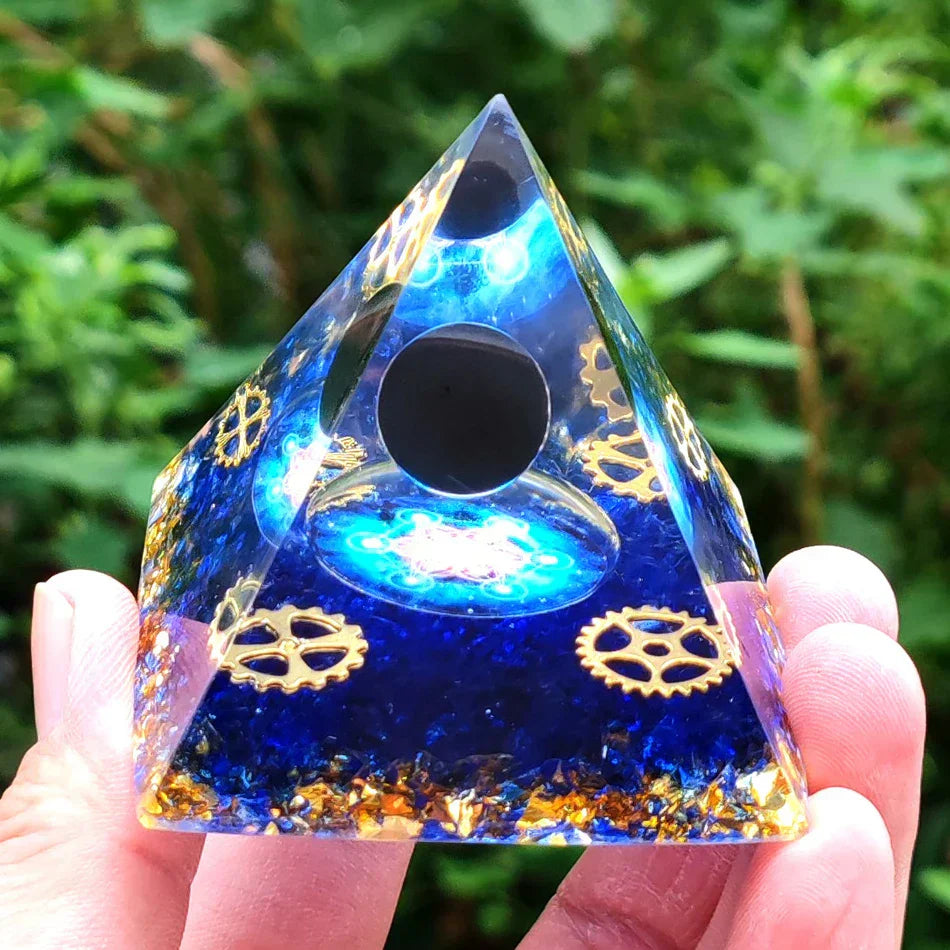 Orgonite Pyramid with Amethyst Pendulum – Energy, Protection and Decoration | Stornfield