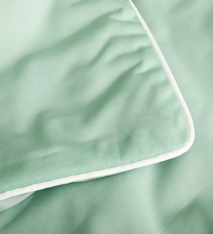 High-Quality Cooling Blanket – Smooth Air-Conditioning Comforter, Lightweight Summer Quilt with Double-Sided Cooling Fabric | Stornfield