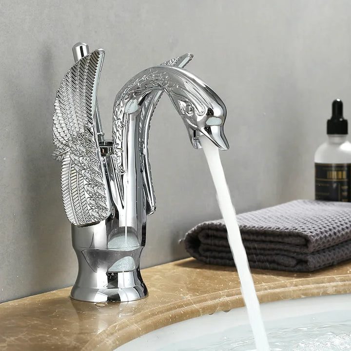 Stornfield | Swan Single Handle Golden Basin Faucet