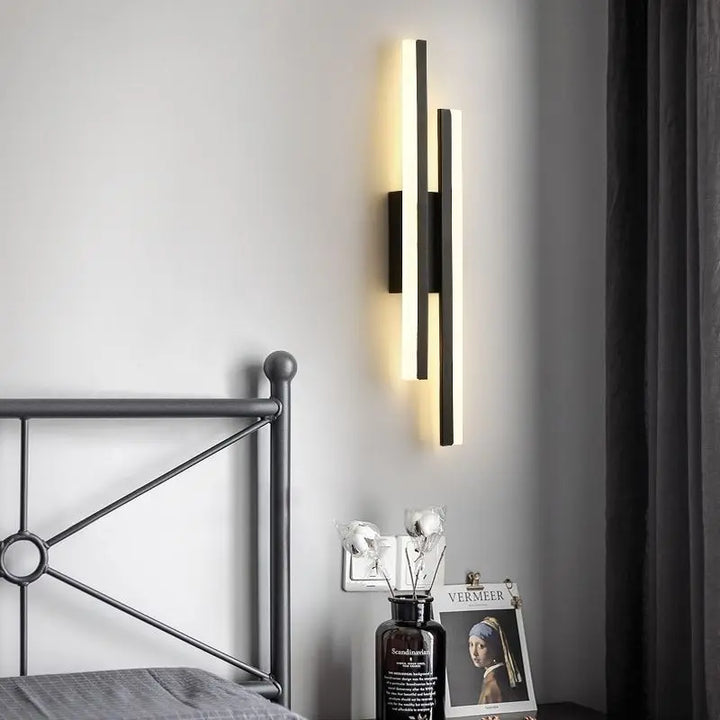 Stornfield | Modern LED Wall Light: Decorative Black/Gold Acrylic Lighting