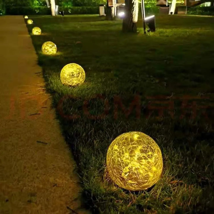 LED garden lights in crackle glass look – solar ball lamps for outdoor use and decoration | Stornfield