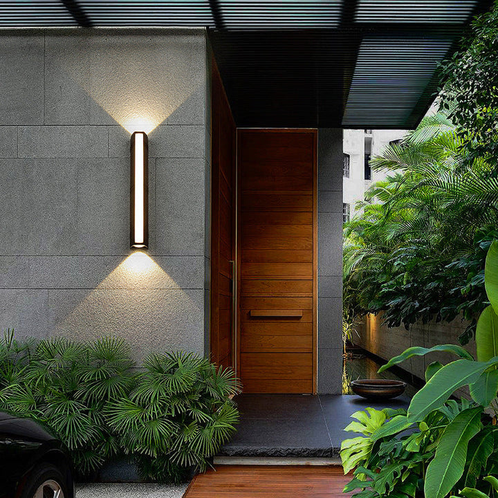 Durable LED outdoor wall light for lighting in any weather | Stornfield