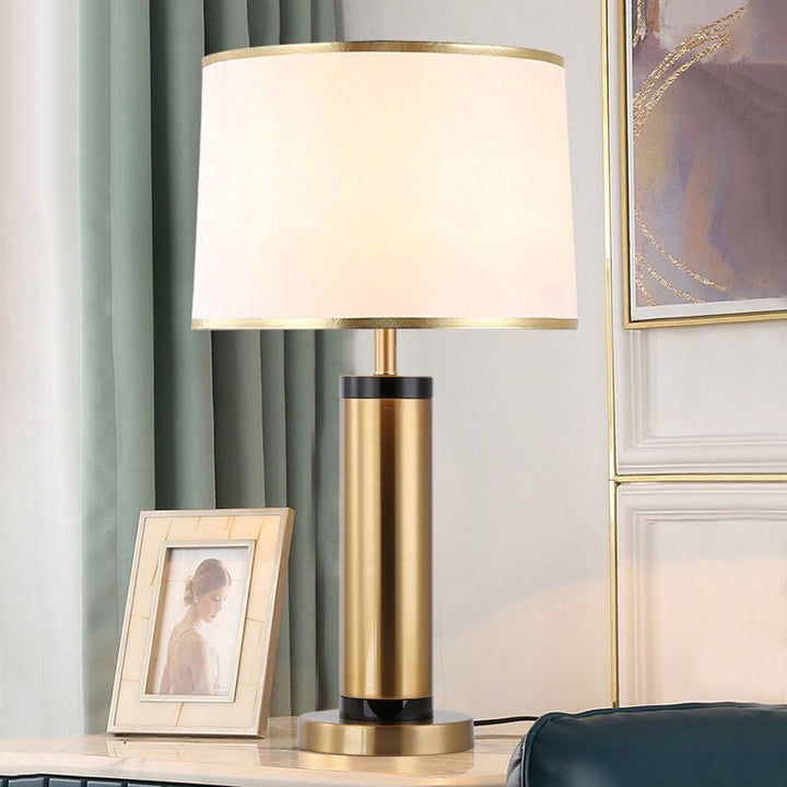Stornfield | Lampe de table en fer cylindrique moderne et transitionnelle à 1 ampoule pour le salon