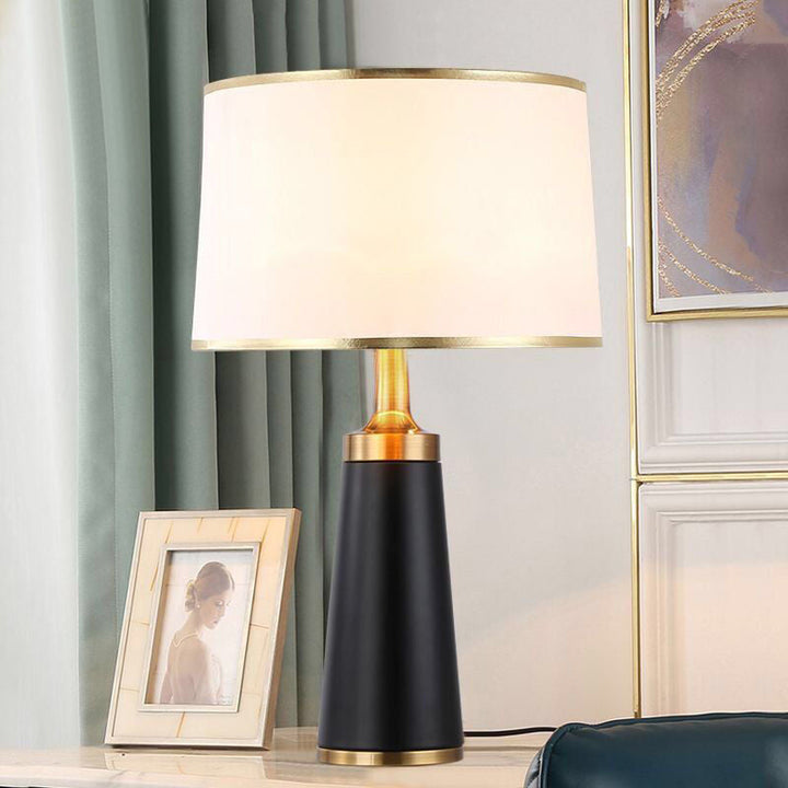 Stornfield | Lampe de table en fer cylindrique moderne et transitionnelle à 1 ampoule pour le salon