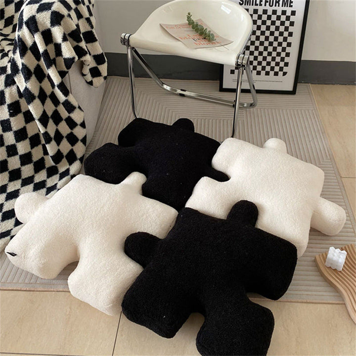Stornfield | Black-White Cushion Set