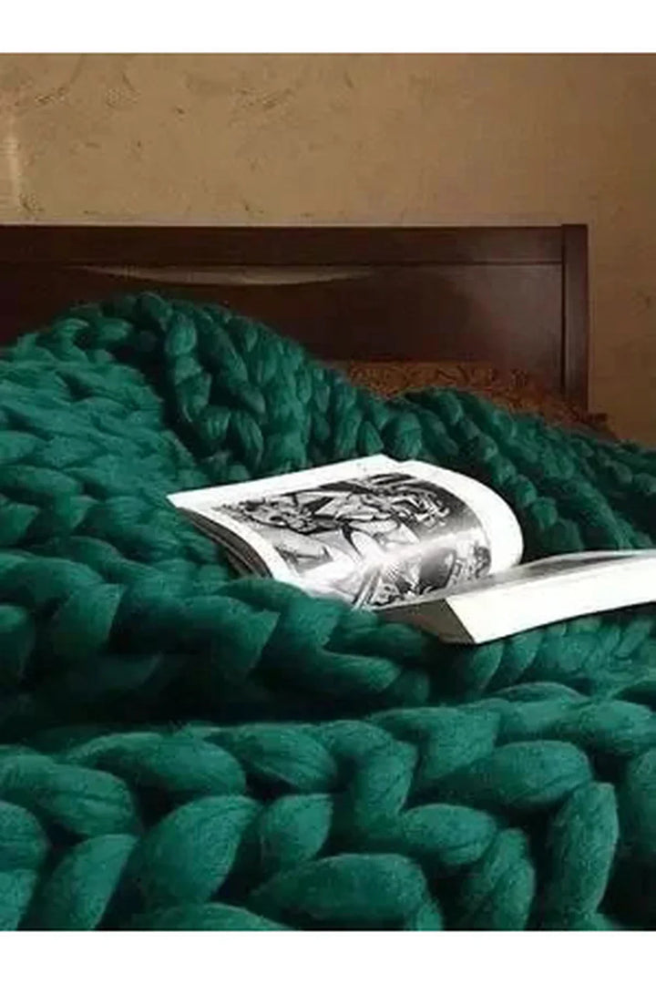 Stornfield | Thick Knitted and Cozy Blanket