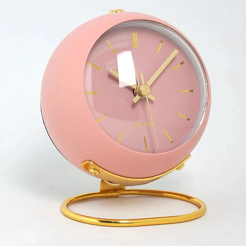Minimalistic Scandinavian Desk Clock with Silent Quartz Movement | Stornfield