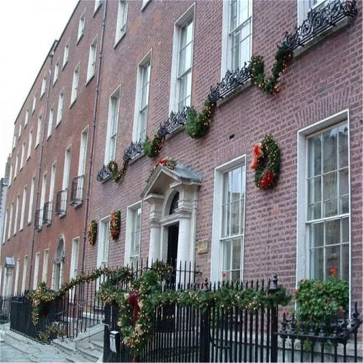 Christmas garland – Snow-flocked decor for indoor and outdoor decoration | Stornfield