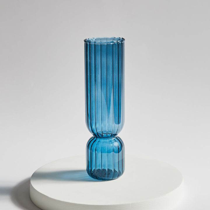 Cylindrical glass vase with scalloped rim | Stornfield