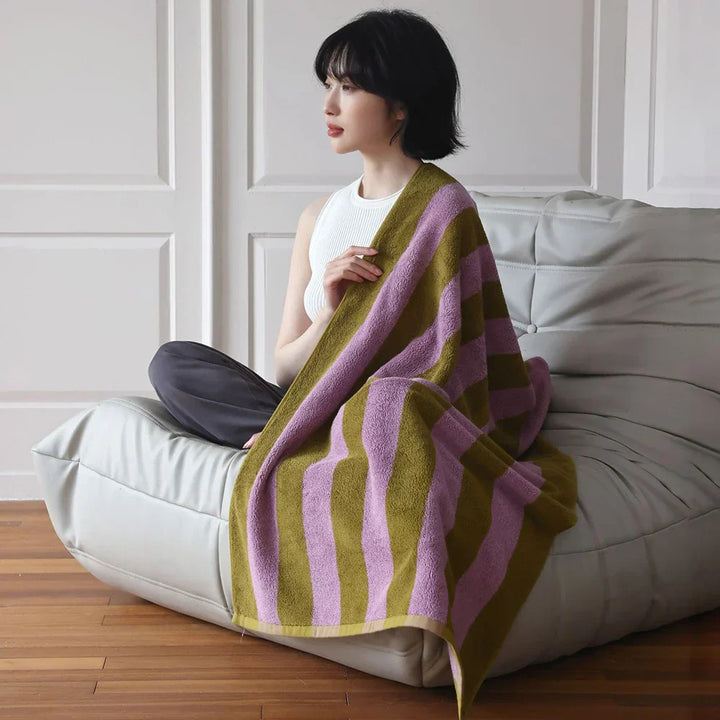 RetroStripe Luxe Cotton Towel – Striped Cotton Towel in Hotel Quality | Stornfield