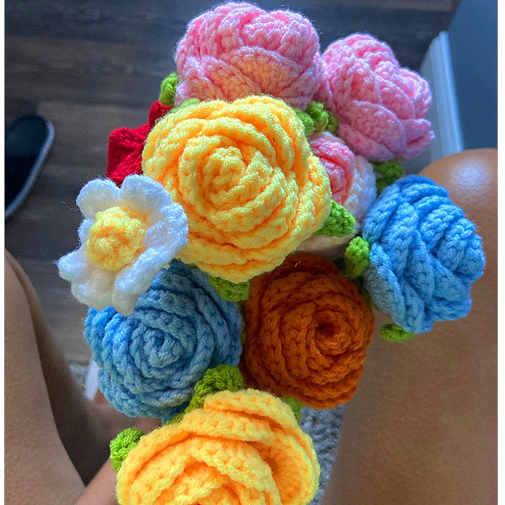 Bouquet of hand-knitted roses