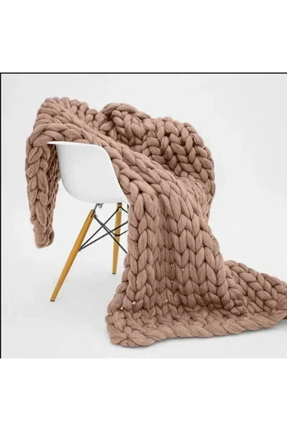 Stornfield | Thick Knitted and Cozy Blanket