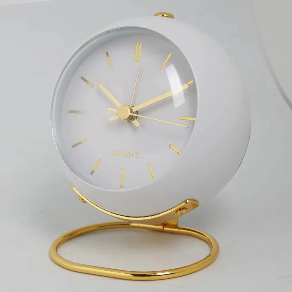 Minimalistic Scandinavian Desk Clock with Silent Quartz Movement | Stornfield