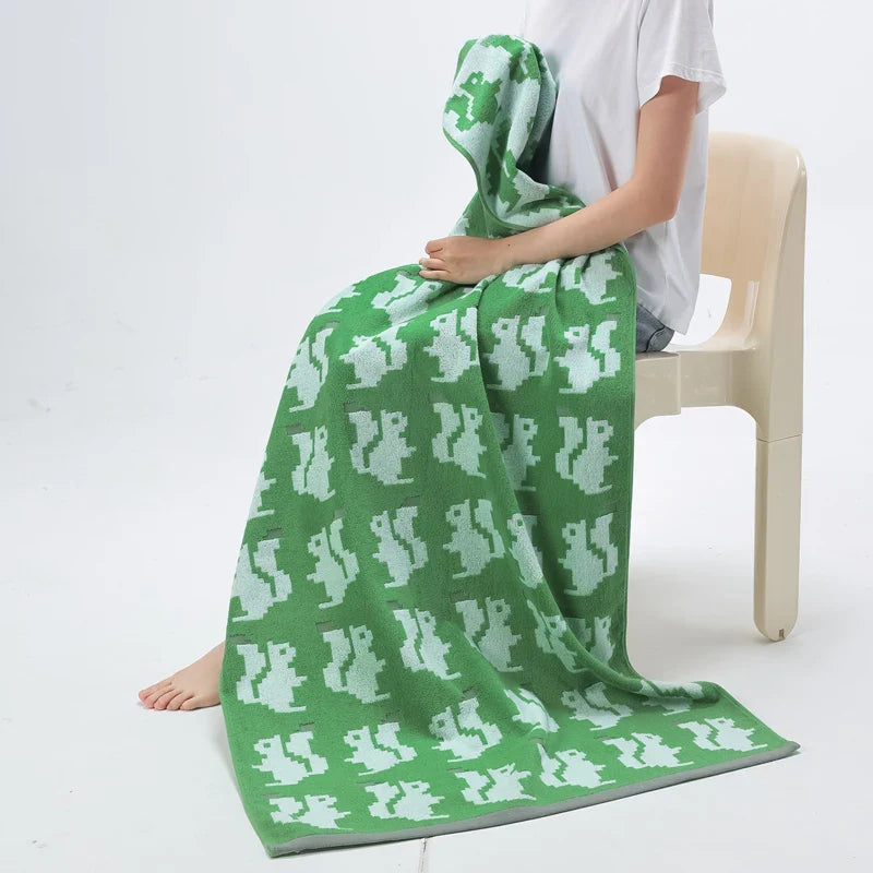 Reversible printed cotton animal towel | Stornfield