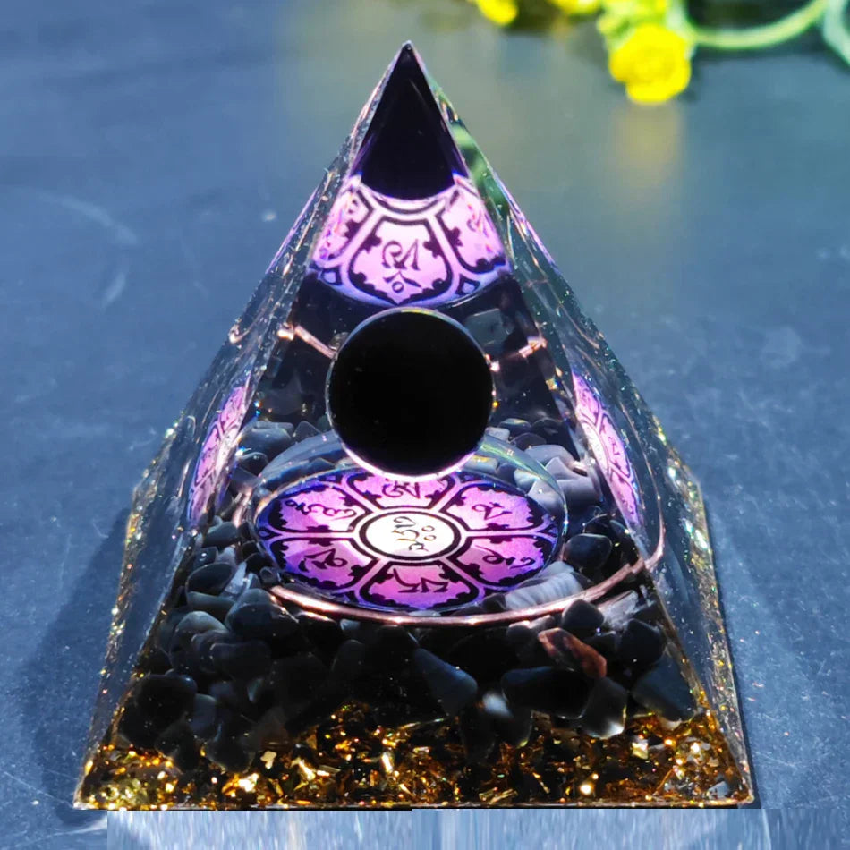 Orgonite Pyramid with Amethyst Pendulum – Energy, Protection and Decoration | Stornfield