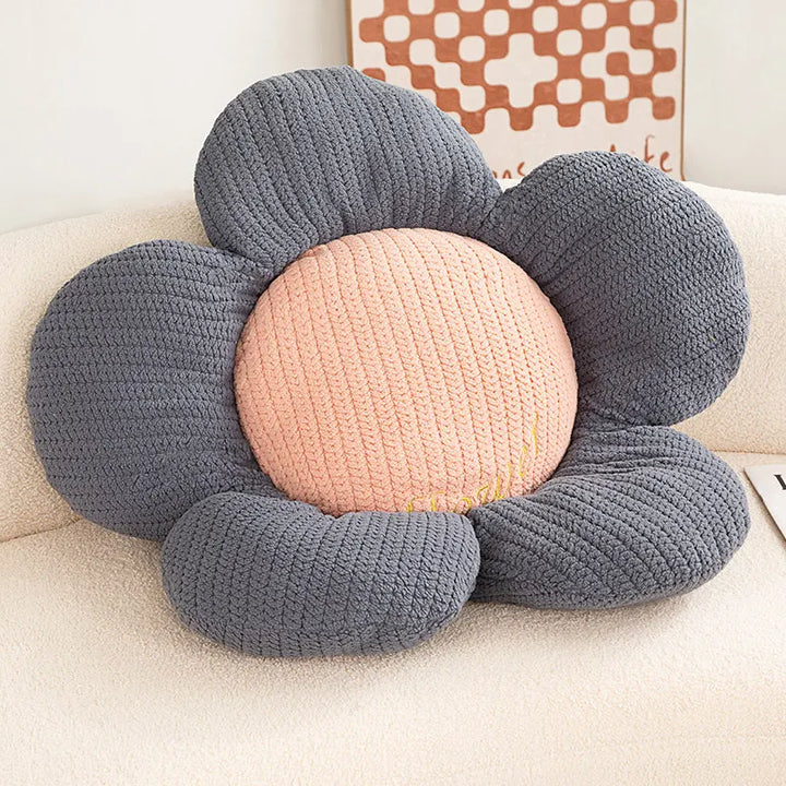 Stornfield | Daisy Cushion