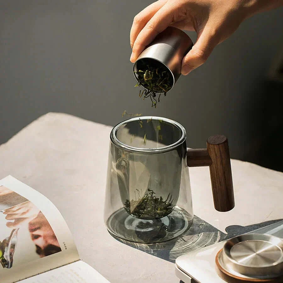 Stornfield | Ultra-modern glass teacup with infuser and lid