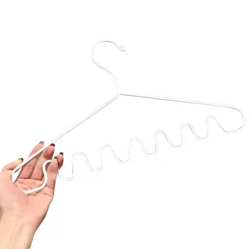 Japanese Space-Saving Wavy Cloth Hanger | Stonrfield