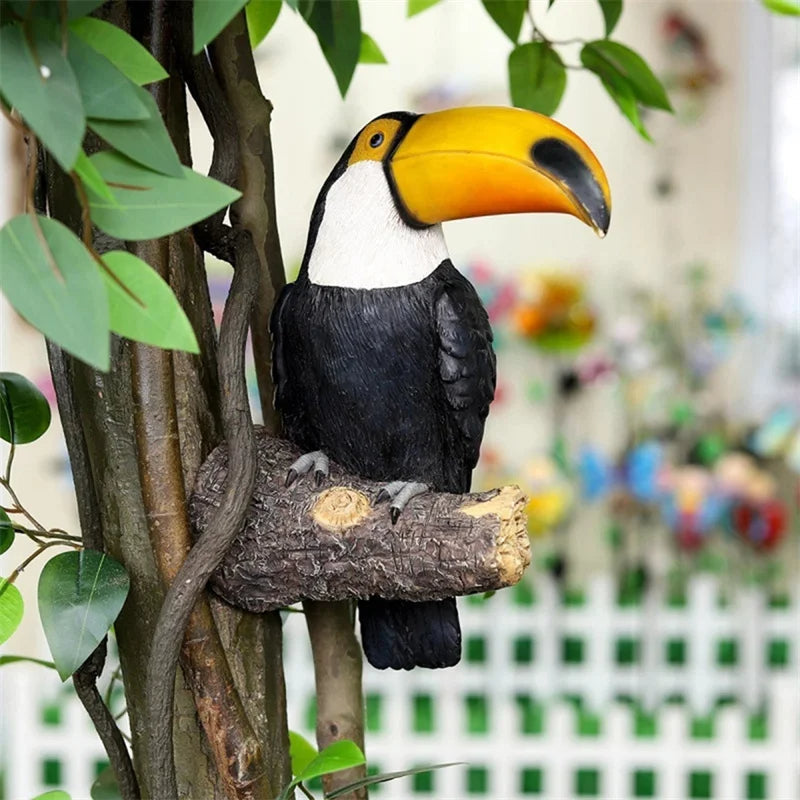 Stornfield | Beautiful toucan garden decoration