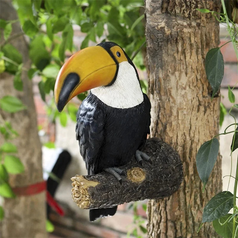 Stornfield | Beautiful toucan garden decoration