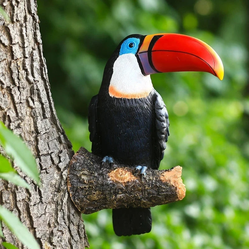 Stornfield | Beautiful toucan garden decoration