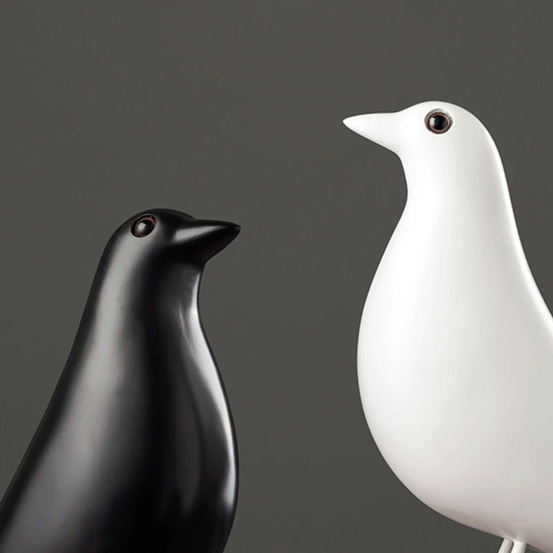 Scandi House Bird – Nordic Decorative Figurine in Black or White | Stornfield
