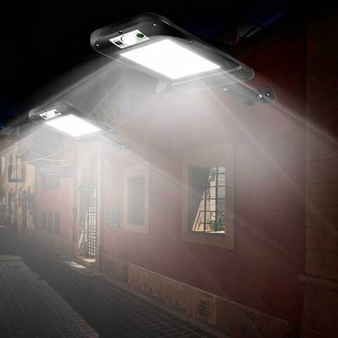 Premium solar-powered LED street lamp | Stornfield