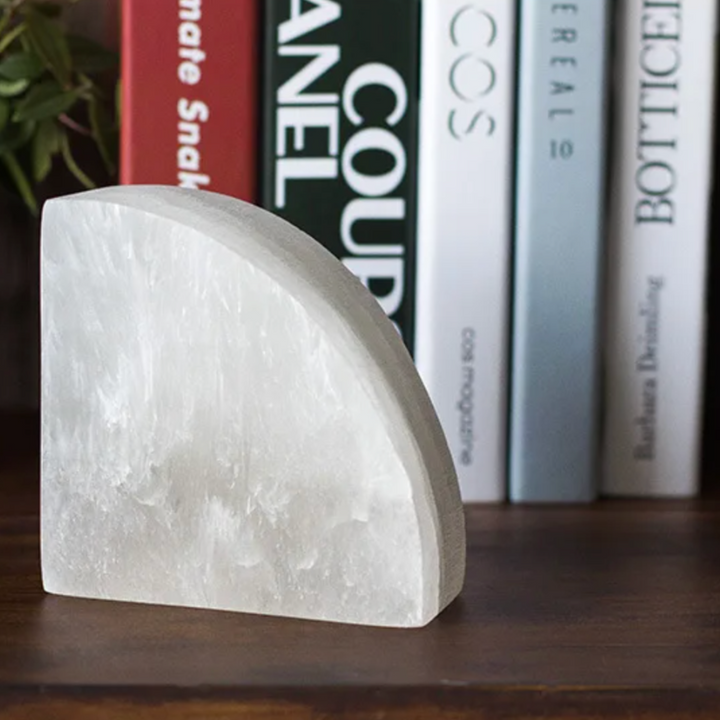 Stornfield | Onyxa White Onyx Bookend | Elegant Design | 1 piece | Luxurious Decor & Functionality