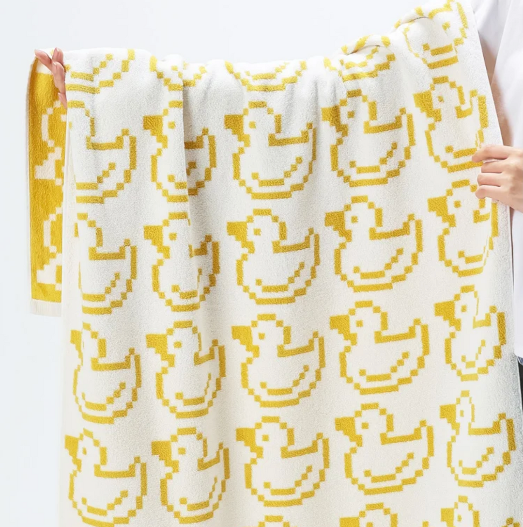 Reversible printed cotton animal towel | Stornfield