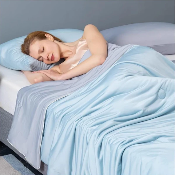 Cooling Blanket for Hot Sleepers, Moisture-Wicking and Breathable Fabric | Stornfield