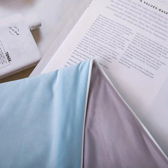 Cooling Blanket for Hot Sleepers, Moisture-Wicking and Breathable Fabric | Stornfield