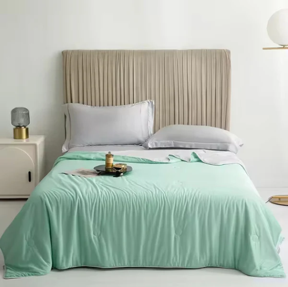 Cooling Blanket for Hot Sleepers, Moisture-Wicking and Breathable Fabric | Stornfield