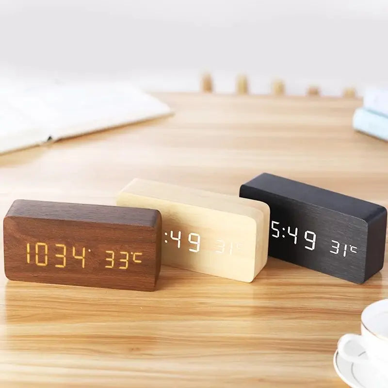 Digital LED wooden clock with temperature display, alarm function and modern design – Perfect for bedroom or office, energy-saving and stylish | Stornfield