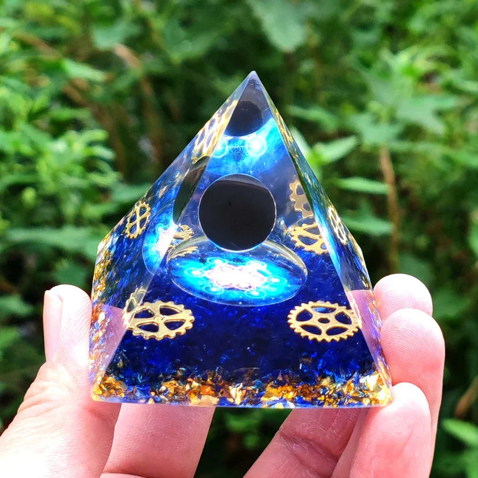 Orgonite Pyramid with Amethyst Pendulum – Energy, Protection and Decoration | Stornfield