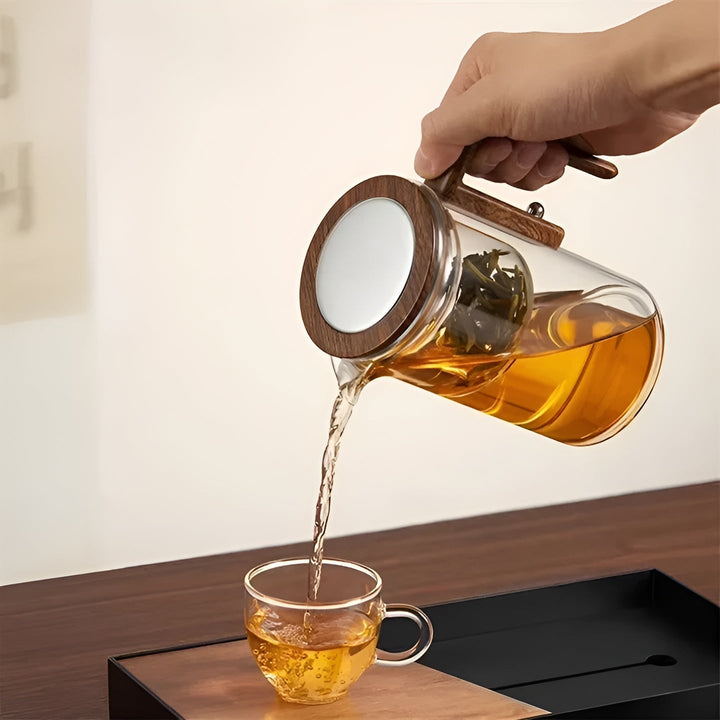 Glass teapot with wooden handle – One-click filter | Perfect for loose tea & Puer | Stornfield