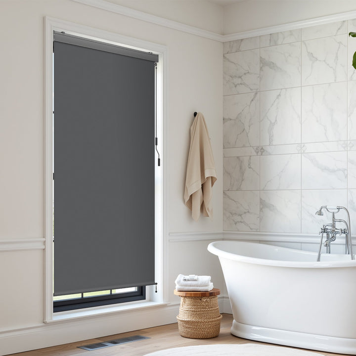 Vertical awning exterior roller blind with hand crank | Stornfield