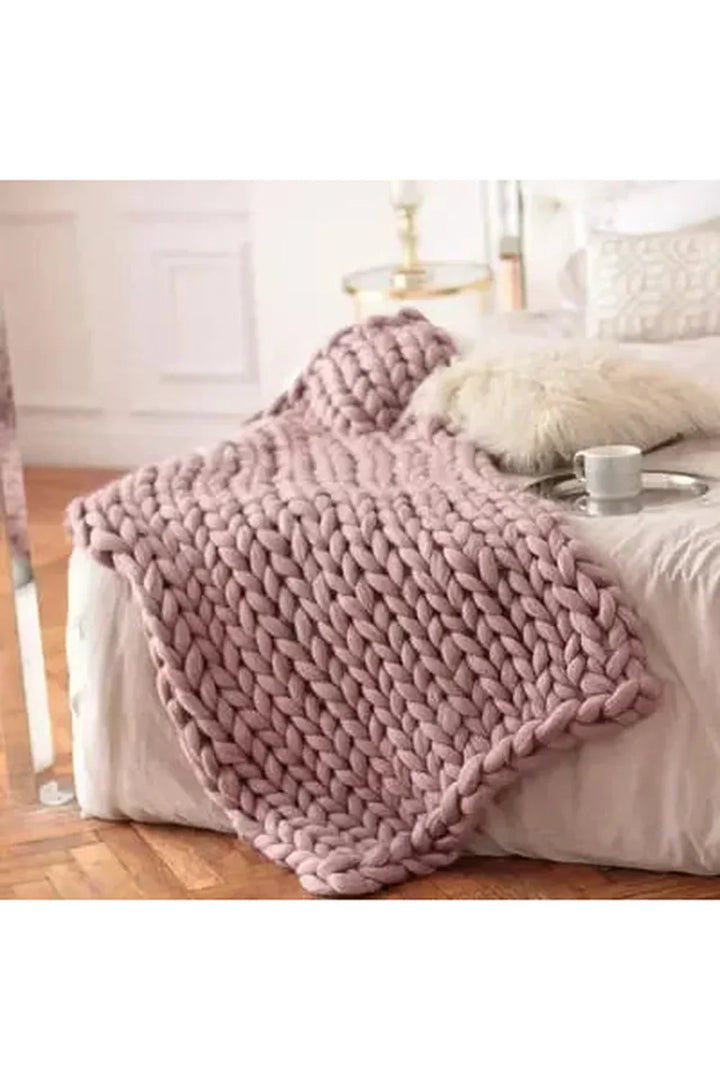 Stornfield | Thick Knitted and Cozy Blanket