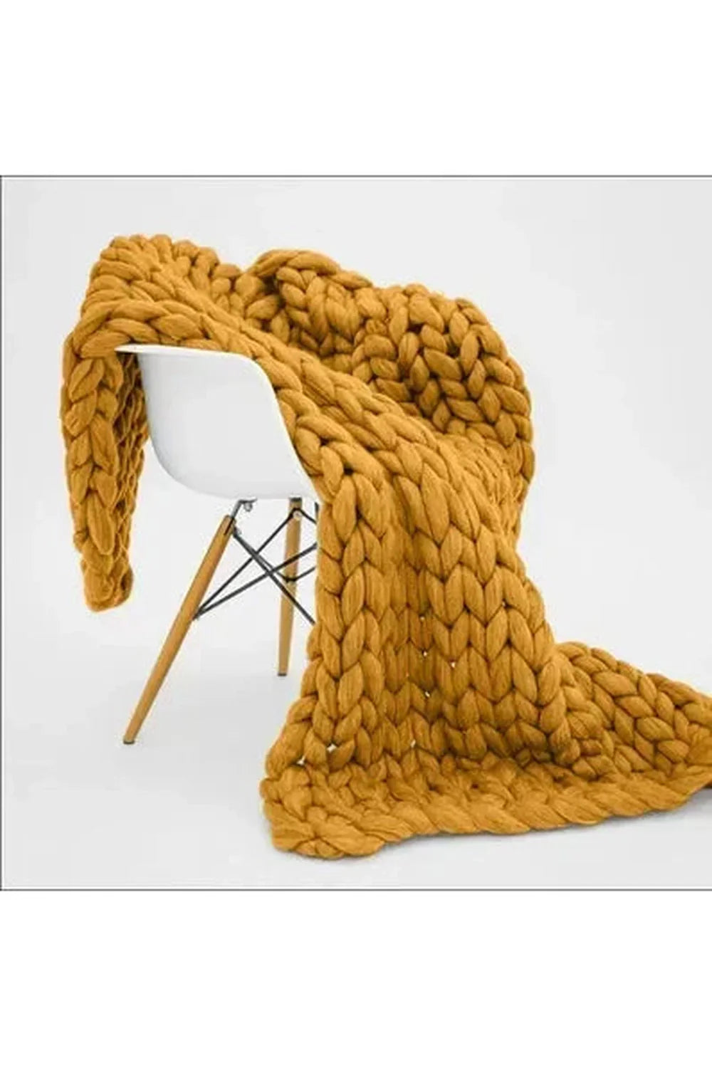Stornfield | Thick Knitted and Cozy Blanket